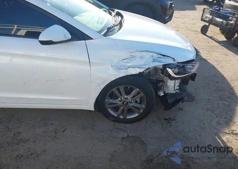 2018 Hyundai Elantra Sel z USA, uszkodzony, nr VIN 5NPD84LF4JH308567
